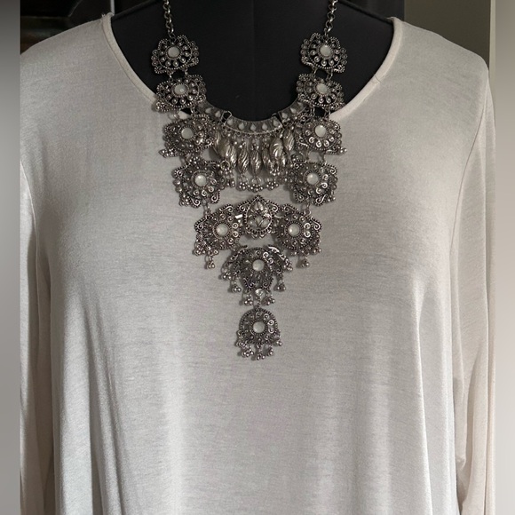 Stunning statement necklace - Picture 2 of 3